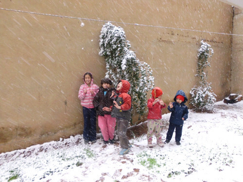 الاطفال في الثلج