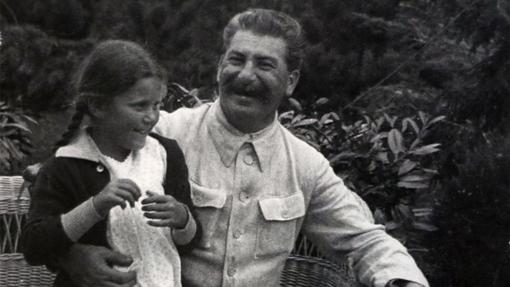 سفيتلانا أبنة الماريشال جوزف ستالين زعيم الإتحاد السوفيتي السابق