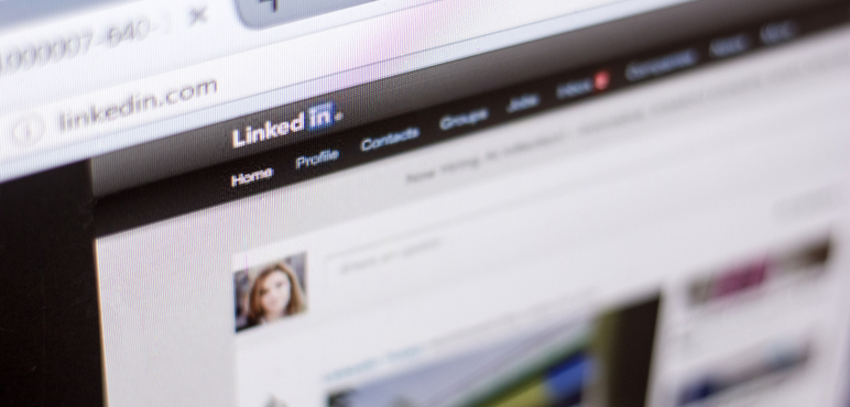LinkedIn تحسين محتوى خوارزمية