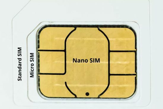 فتح درج بطاقة SIM على iPhone