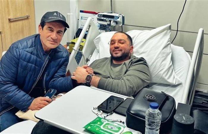 محمد ثروت يكشف التطورات التي طرأت على صحة ابنه بعد تشخيص إصابته بمرض نادر