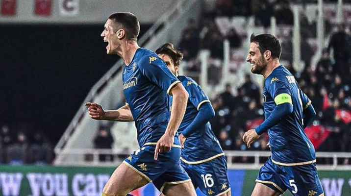 دوري المؤتمر الأوروبي: فيورنتينا يجدد فوزه على سيفاسبور ليحسم تأهله بنتيجة كبيرة