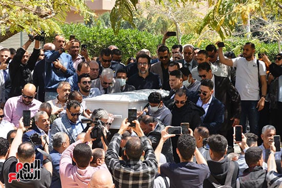 مسؤولون وشخصيات عامة يحضرون جنازة الدكتور أحمد فتحي سرور (40)