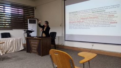 تدريسية في كلية طب المستنصرية تلقي محاضرة علمية حول آخر المستجدات في عمليات الناظور الرحمي تدريسية في كلية طب المستنصرية تلقي محاضرة علمية حول آخر المستجدات في عمليات الناظور الرحمي
