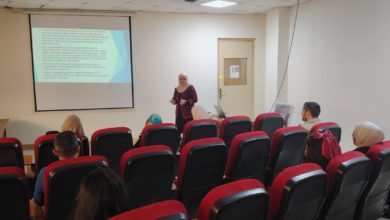 تدريسية في كلية طب المستنصرية تلقي محاضرة علمية حول الأمراض الخلالية الرئوية تدريسية في كلية طب المستنصرية تلقي محاضرة علمية حول الأمراض الخلالية الرئوية