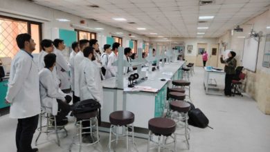 كلية طب المستنصرية تقيم محاضرة عن أخلاقيات المهنة الطبية – الذوق والاتكيت في التعامل مع المرضى