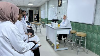 كلية طب المستنصرية تقيم محاضرة عن الذوق والاتكيت في الحرم الجامعي