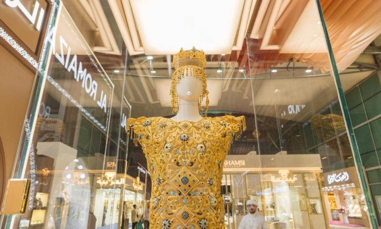 “حلة دبي” من “الرميزان” تدخل غينيس للأرقام القياسية عن فئة أثقل فستان ذهبي في العالم “حلة دبي” من “الرميزان” تدخل غينيس للأرقام القياسية عن فئة أثقل فستان ذهبي في العالم