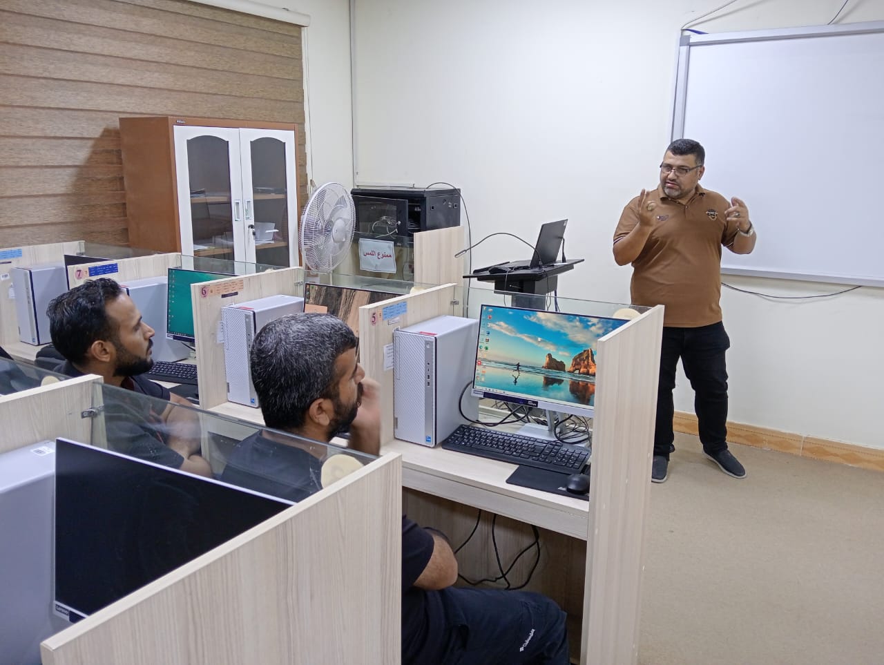 لليوم الثاني استمرار الدورة التدريبية في كلية طب المستنصرية عن اعداد تقارير احترافية باستخدام الاكسل لليوم الثاني استمرار الدورة التدريبية في كلية طب المستنصرية عن اعداد تقارير احترافية باستخدام الاكسل