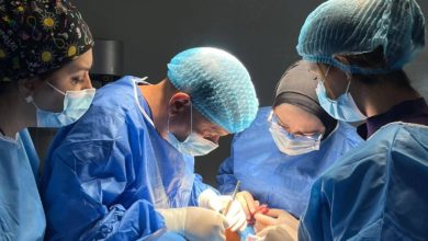 تدريسي في كلية طب المستنصرية يقوم باجراء عملية معقدة لرفع الحنجرة والغدة الدرقية تدريسي في كلية طب المستنصرية يقوم باجراء عملية معقدة لرفع الحنجرة والغدة الدرقية