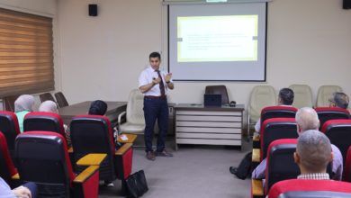 محاضرة علمية في كلية طب المستنصرية عن دراسة مقارنة بين عملية اصلاح الفتق السريري بطريقة الناظور محاضرة علمية في كلية طب المستنصرية عن دراسة مقارنة بين عملية اصلاح الفتق السريري بطريقة الناظور