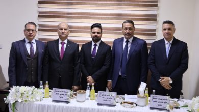وكيل وزير الصحة العراقي يترأس لجنة مناقشة بحث بورد في كلية طب المستنصرية حول مرضى التهاب الجيوب الأنفية المزمن وكيل وزير الصحة العراقي يترأس لجنة مناقشة بحث بورد في كلية طب المستنصرية حول مرضى التهاب الجيوب الأنفية المزمن