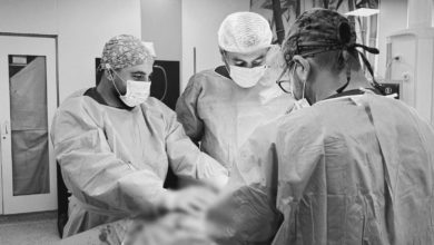 تدريسي في كلية طب المستنصرية ينجح باجراء عملية رفع الكلية الجزئي واستئصال ورم لمريضة في مستشفى اليرموك التعليمي تدريسي في كلية طب المستنصرية ينجح باجراء عملية رفع الكلية الجزئي واستئصال ورم لمريضة في مستشفى اليرموك التعليمي