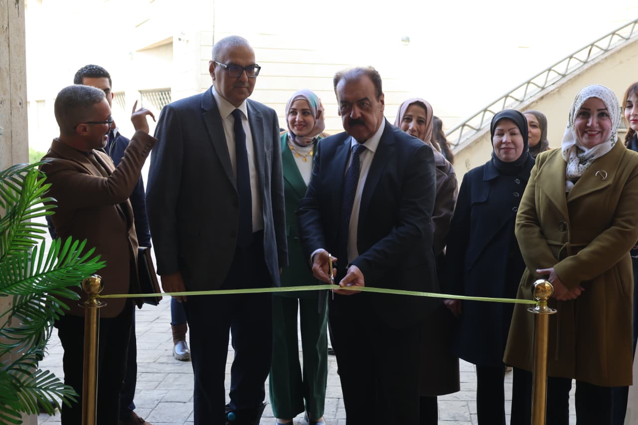 ضمن فعاليات الأسبوع العالمي لريادة الأعمال ، عميد كلية طب المستنصرية يفتتح معرض الفنون التشكيلية والأعمال اليدوية للطلبة ضمن فعاليات الأسبوع العالمي لريادة الأعمال ، عميد كلية طب المستنصرية يفتتح معرض الفنون التشكيلية والأعمال اليدوية للطلبة