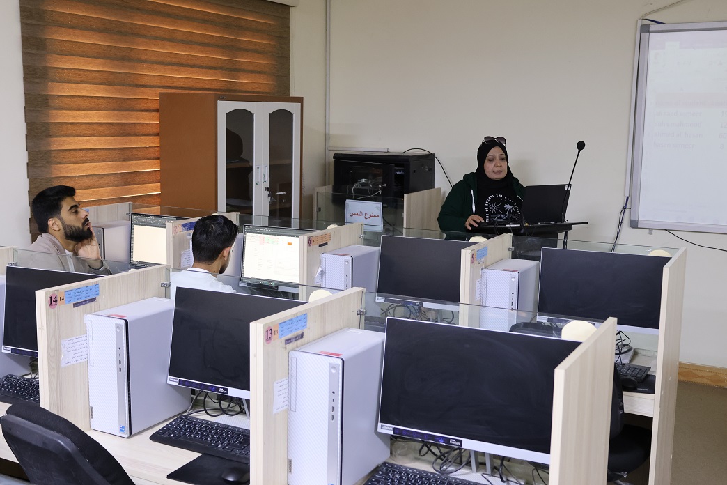 محاضرة توعوية في كلية طب المستنصرية عن الابتزاز الالكتروني ومخاطره على مستقبل الشباب وسبل معالجته محاضرة توعوية في كلية طب المستنصرية عن الابتزاز الالكتروني ومخاطره على مستقبل الشباب وسبل معالجته