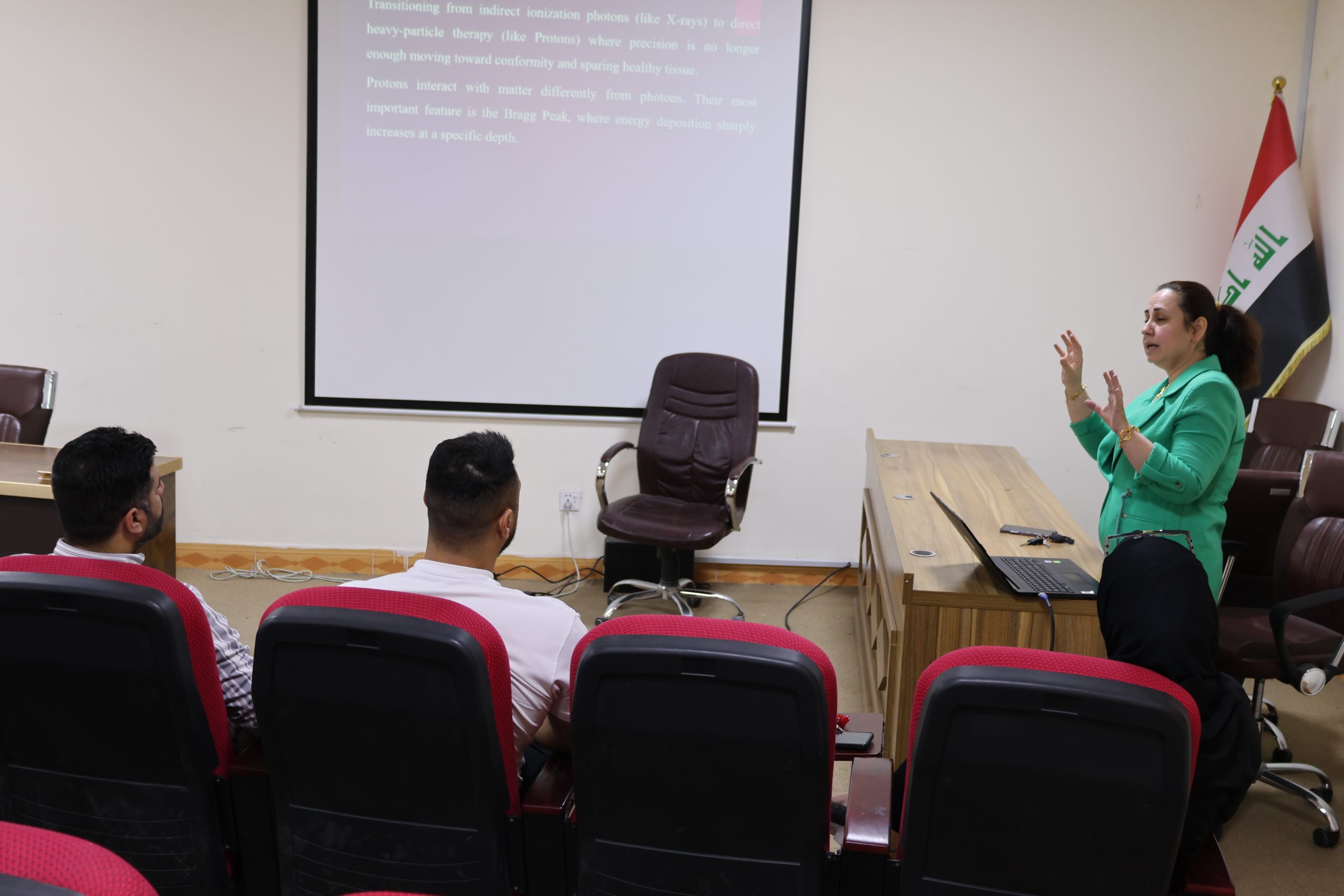 محاضرة علمية في كلية طب المستنصرية عن القضاء على الورم بالبروتونات محاضرة علمية في كلية طب المستنصرية عن القضاء على الورم بالبروتونات