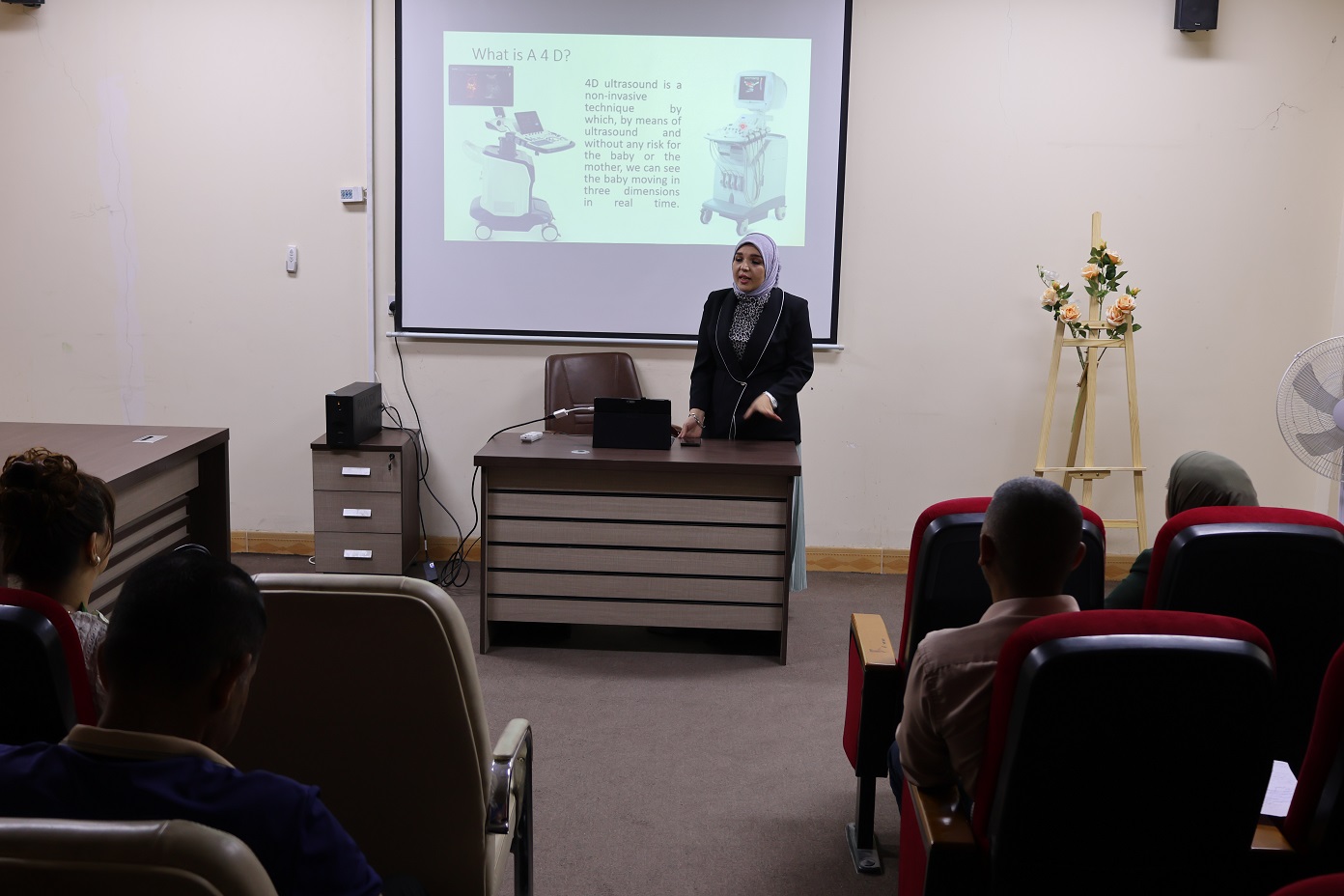 تدريسية في كلية طب المستنصرية تلقي محاضرة علمية حول التصوير المتقدم تدريسية في كلية طب المستنصرية تلقي محاضرة علمية حول التصوير المتقدم